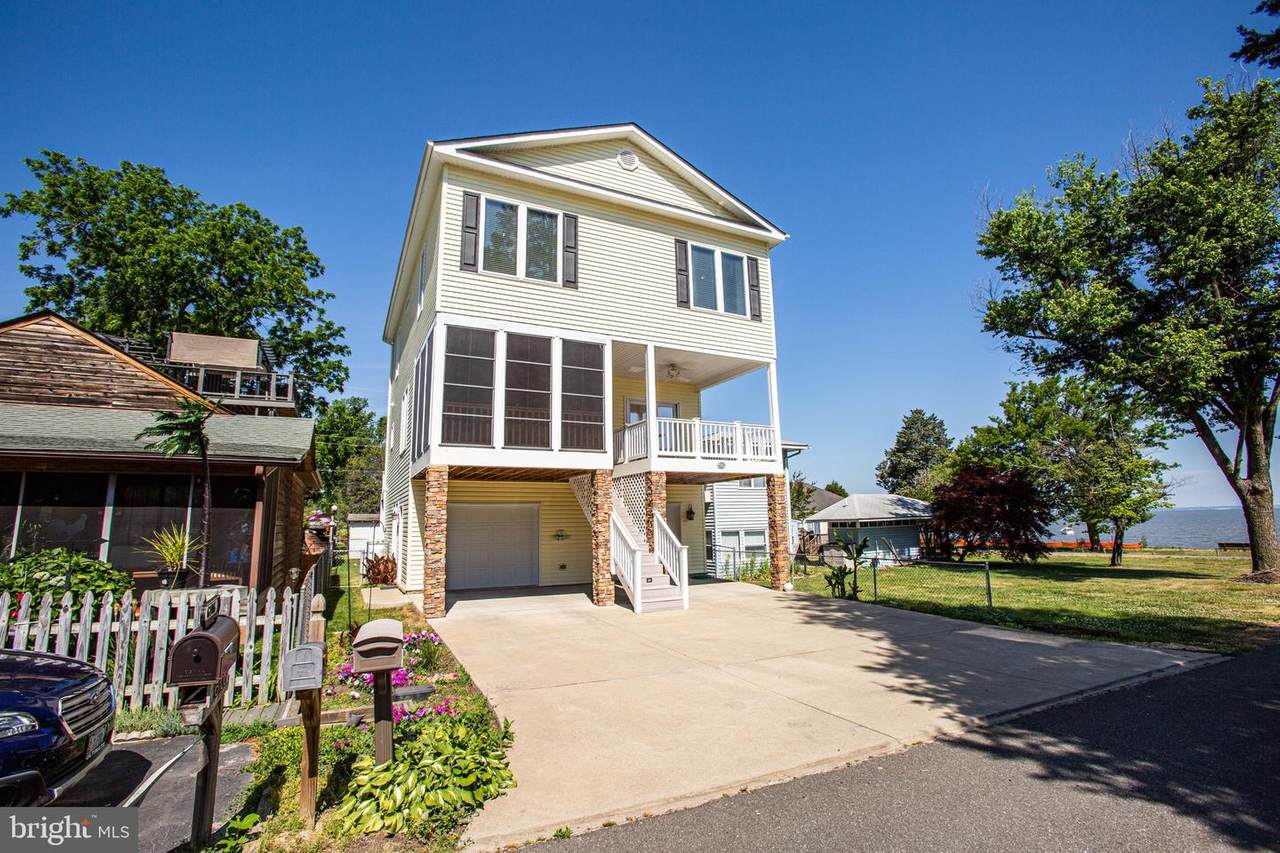 6092 Third - Photo 1