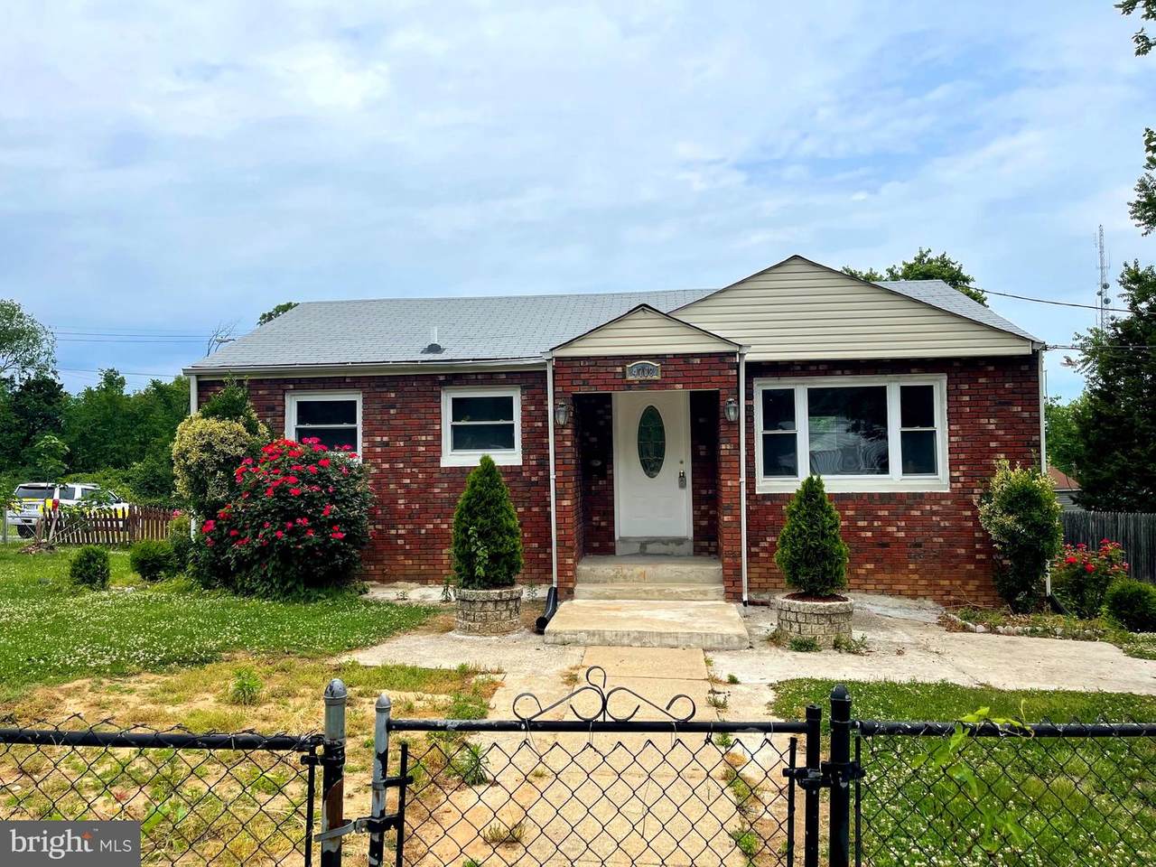 4708 Edgewood Road - Photo 1
