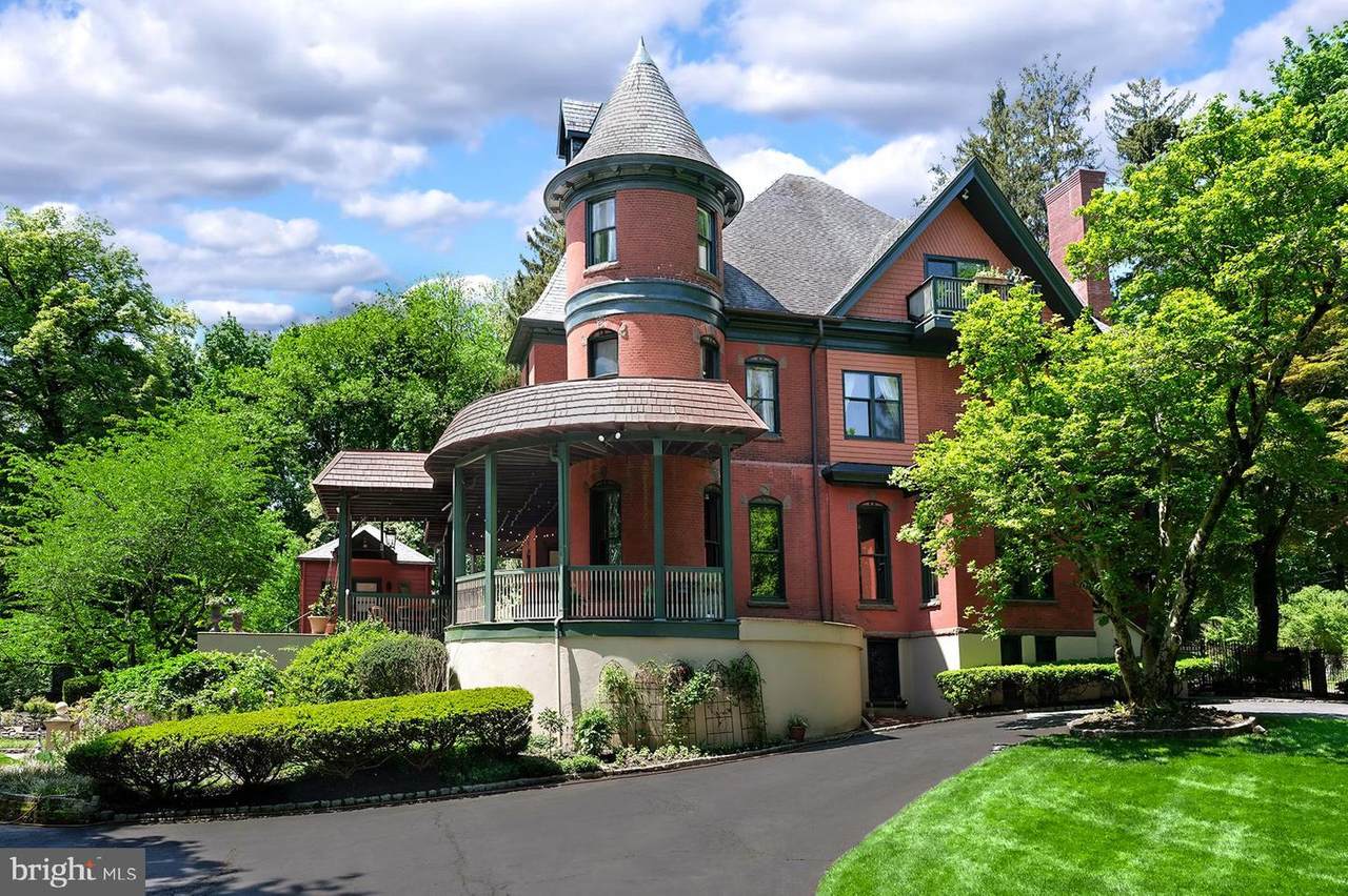 10 Castle Lane - Photo 1