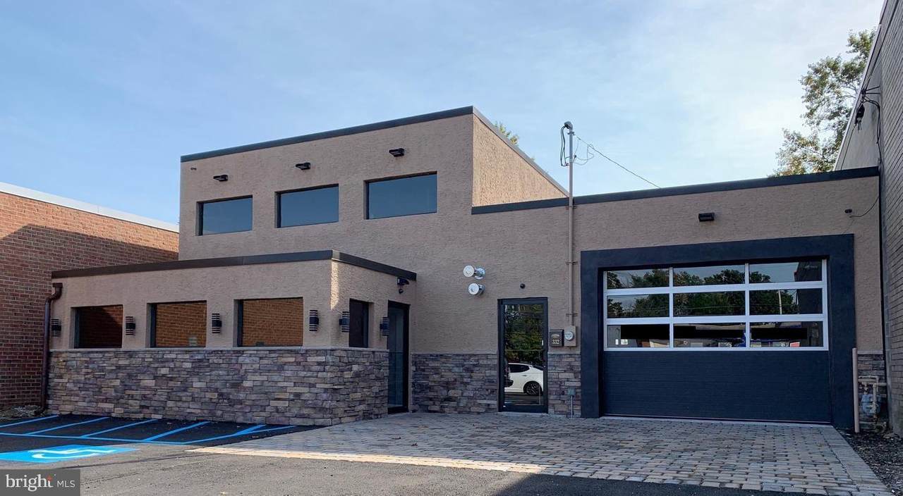 332 Chester Pike - Photo 1