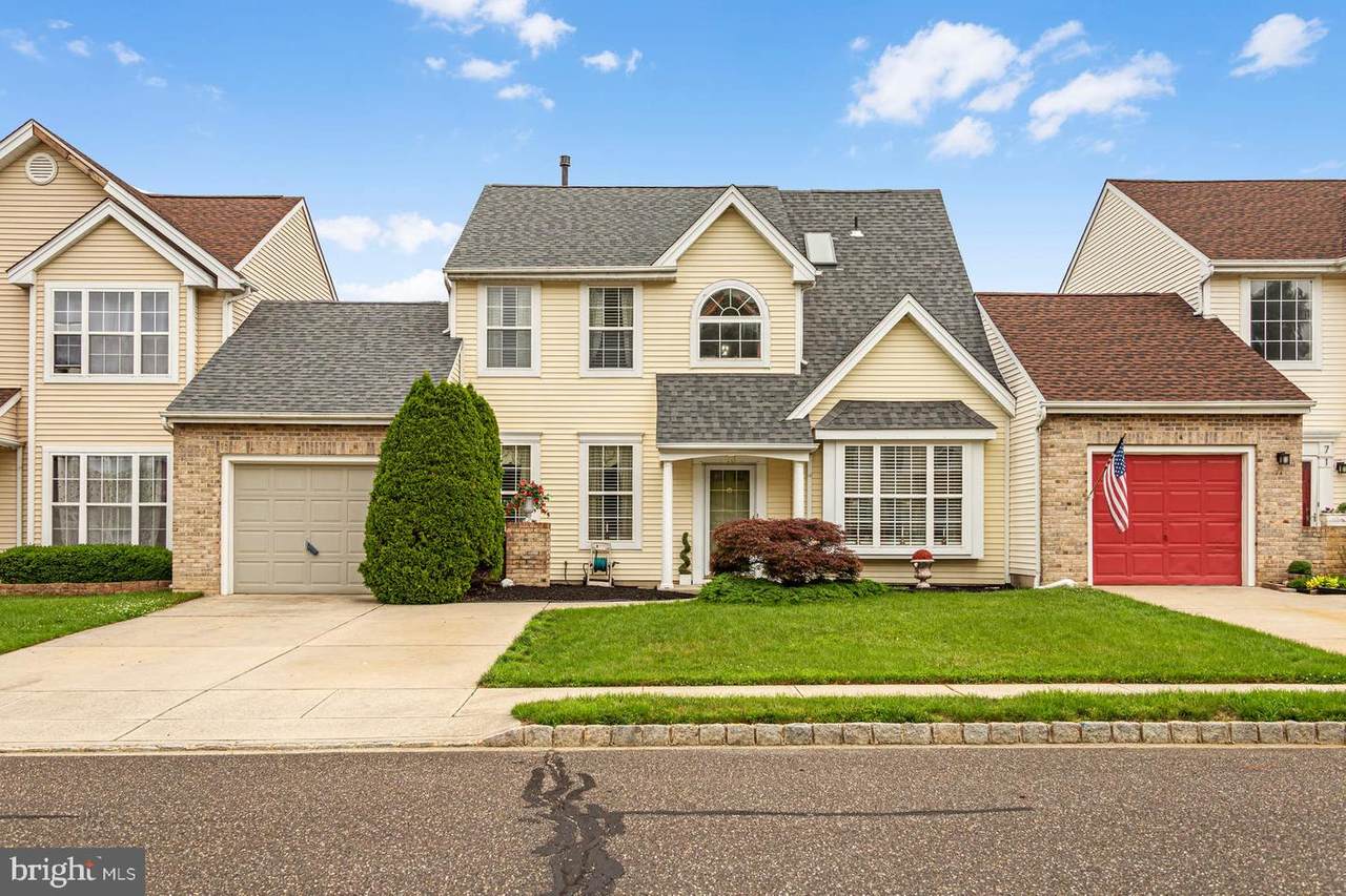73 Fieldcrest Drive - Photo 1