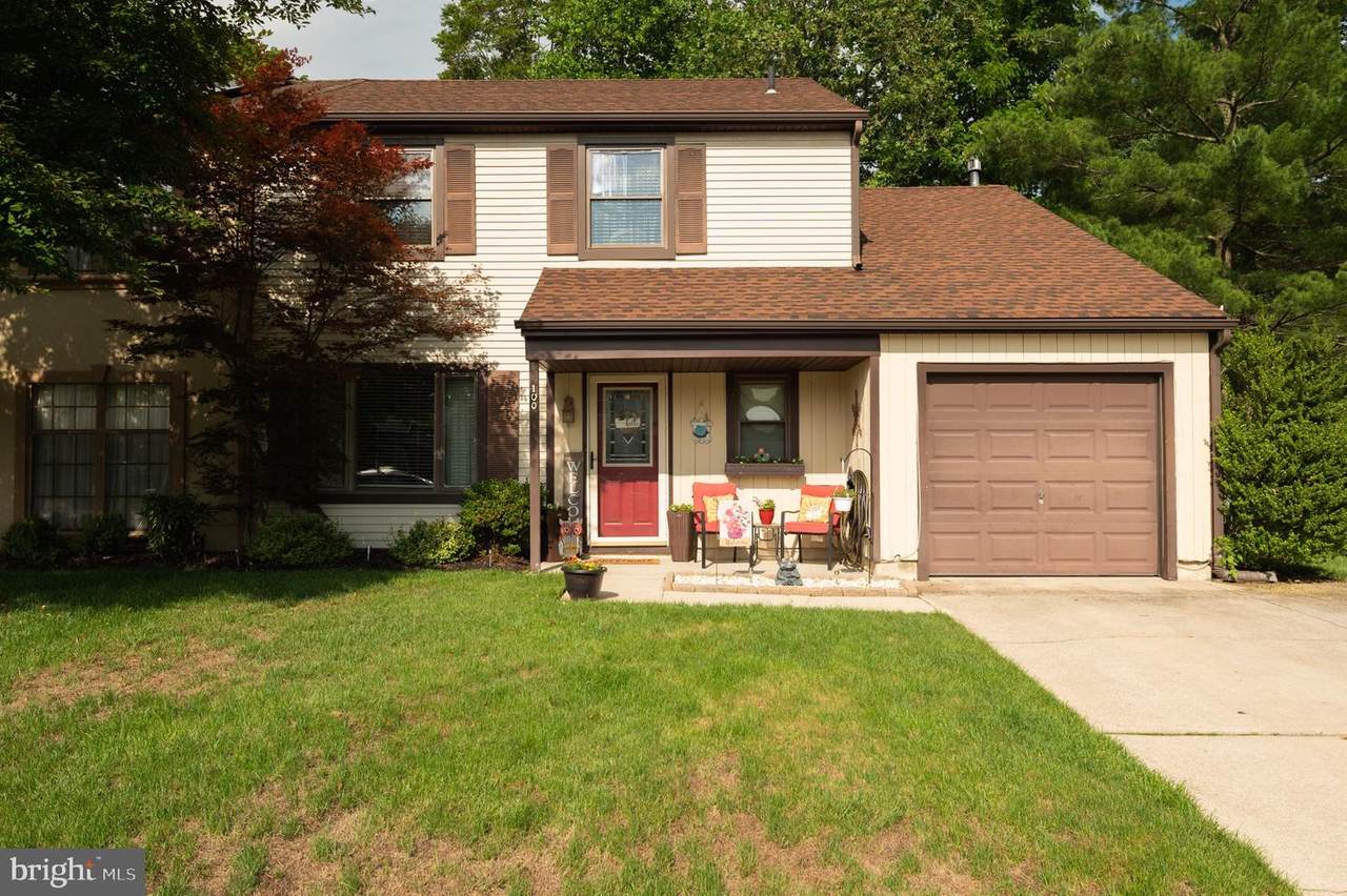 100 Woodvale Ln - Photo 1