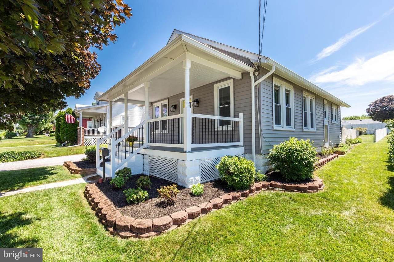 335 Colonial Avenue - Photo 1