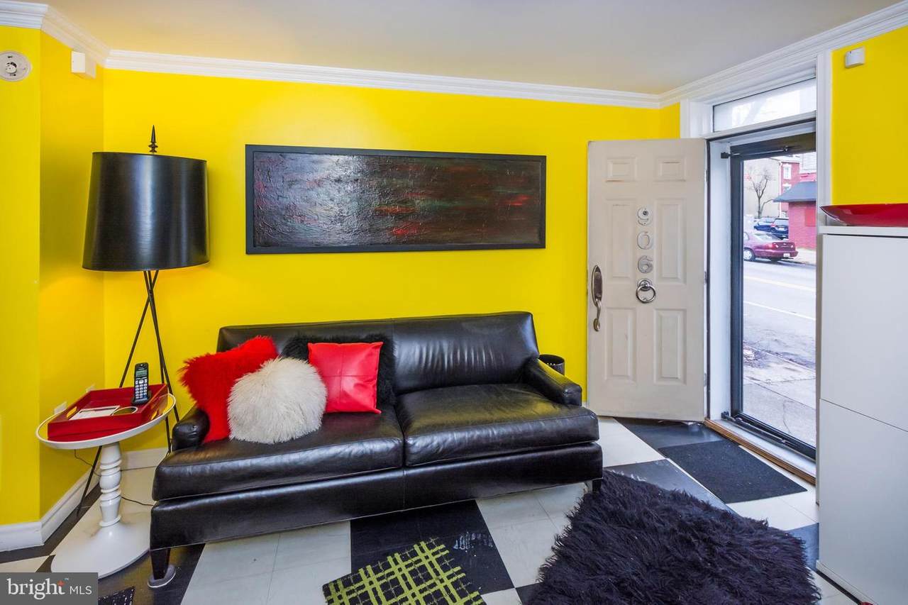 906 Lombard Street - Photo 1