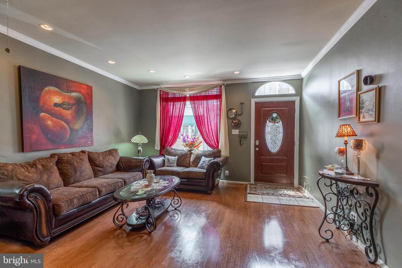 2319 Mole Street - Photo 1