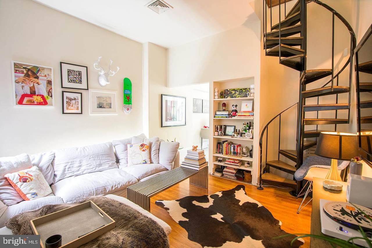 331 18TH Street - Photo 1