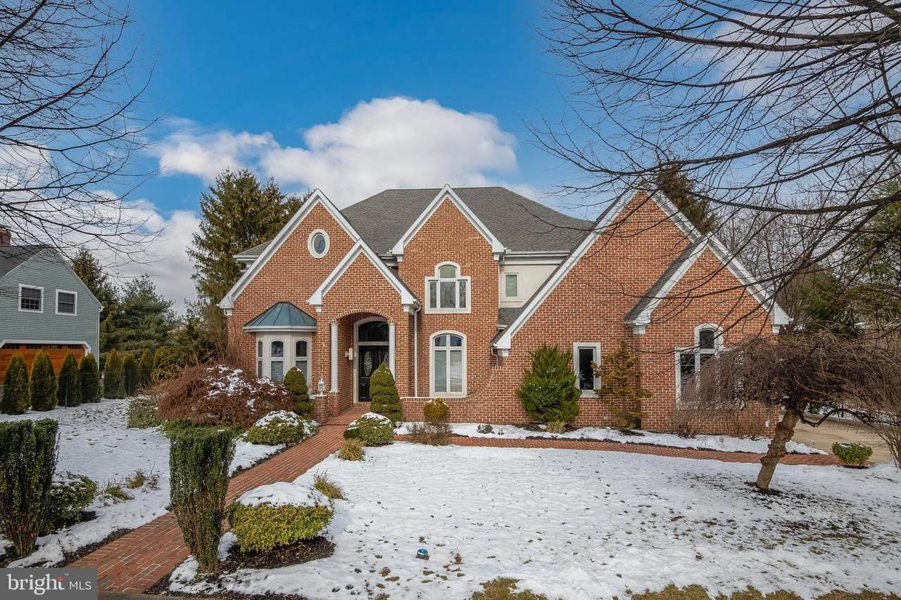 2005 Regency Drive - Photo 1