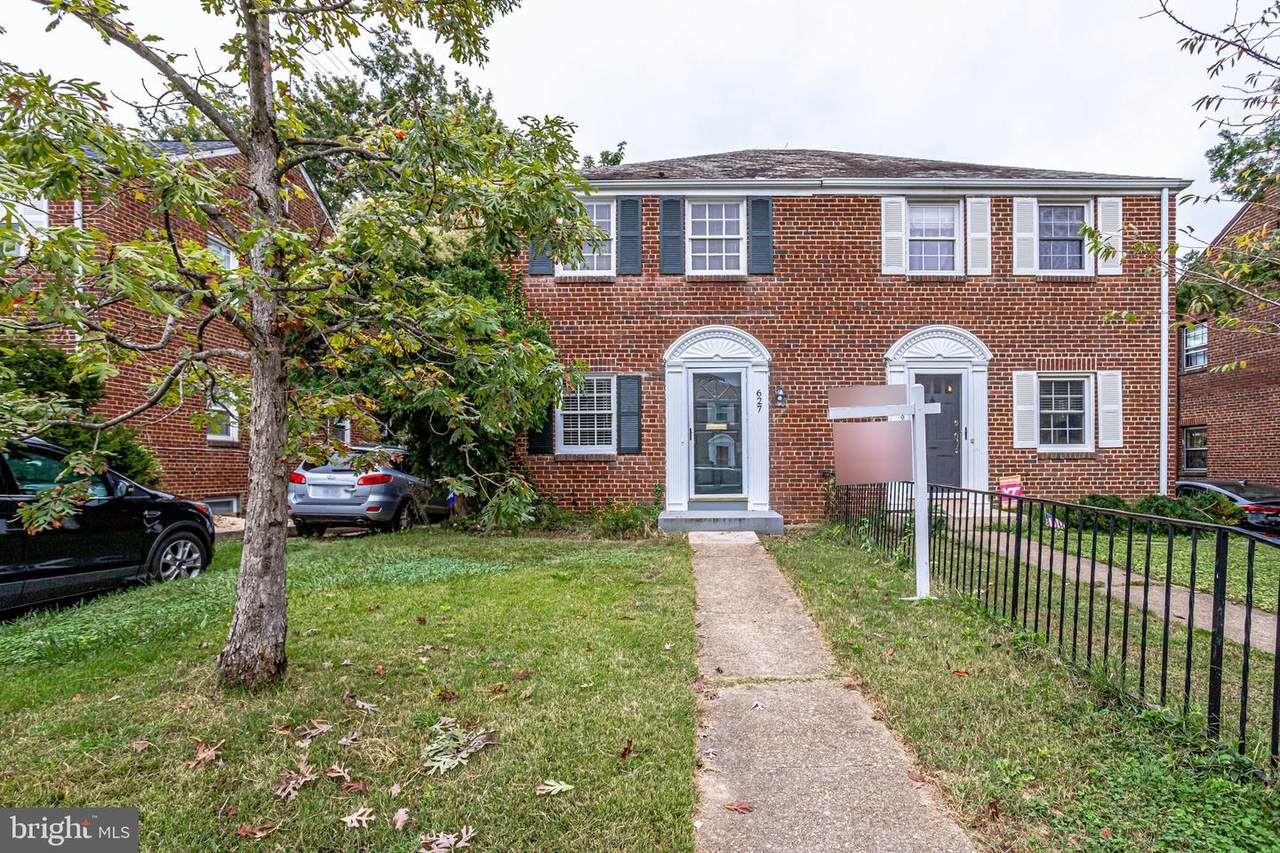 627 Oakland Street - Photo 1