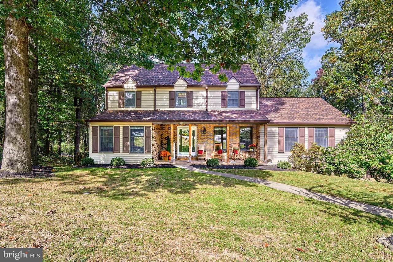 1541 Woodhaven Drive - Photo 1