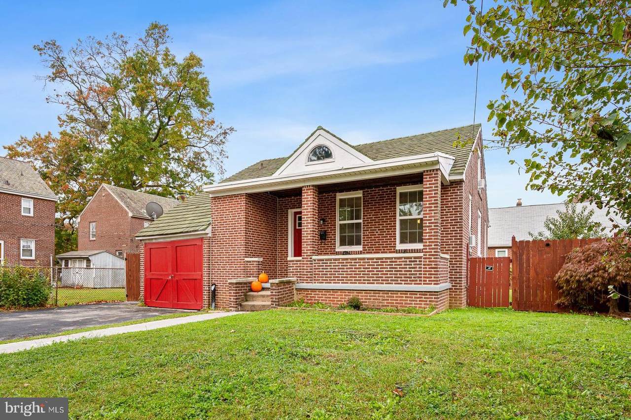 303 Dupont Street - Photo 1