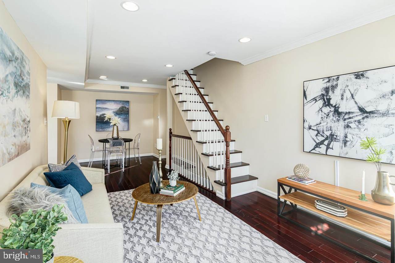 403 Flora Street - Photo 1