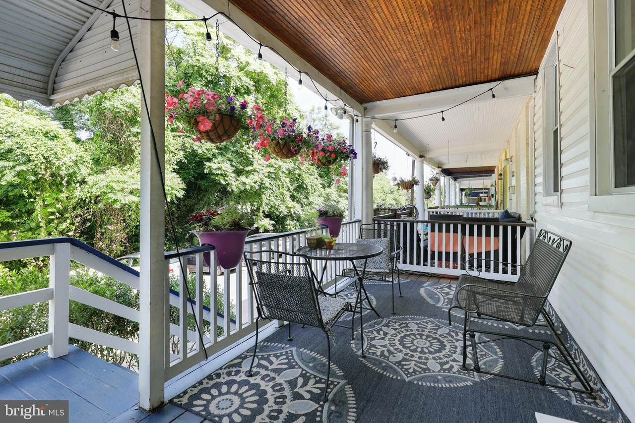 3022 Darby Street - Photo 1