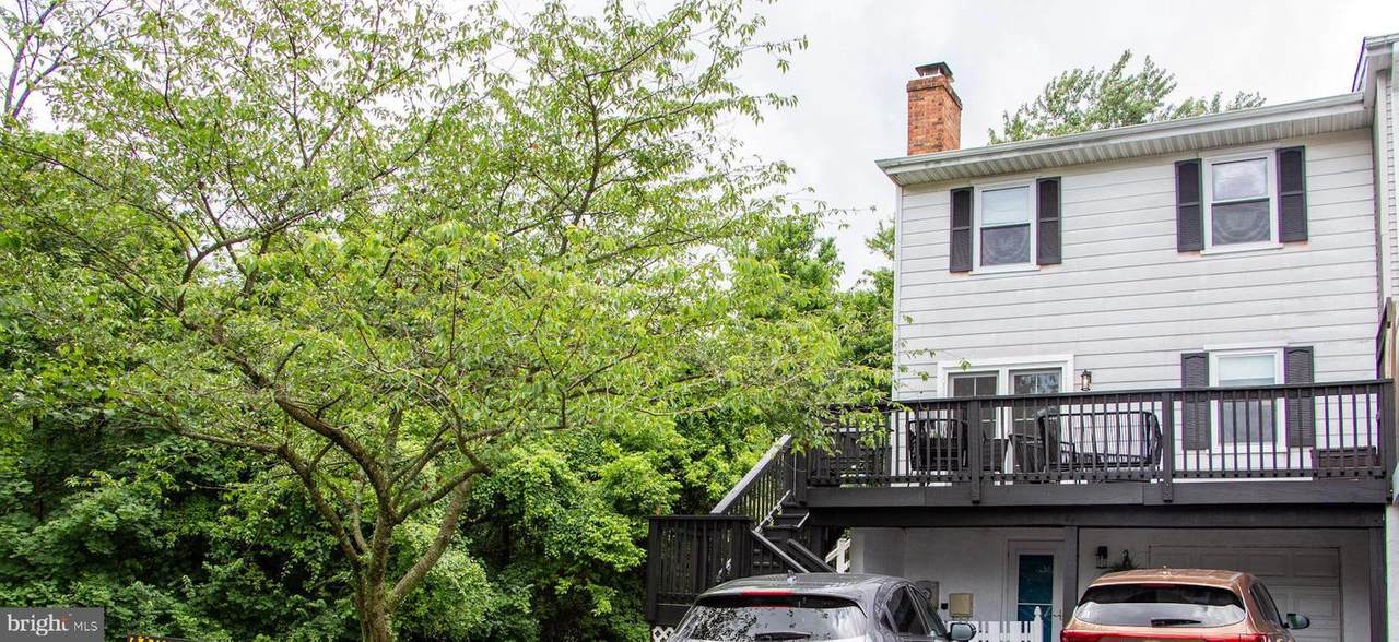 212 Green Lane - Photo 1