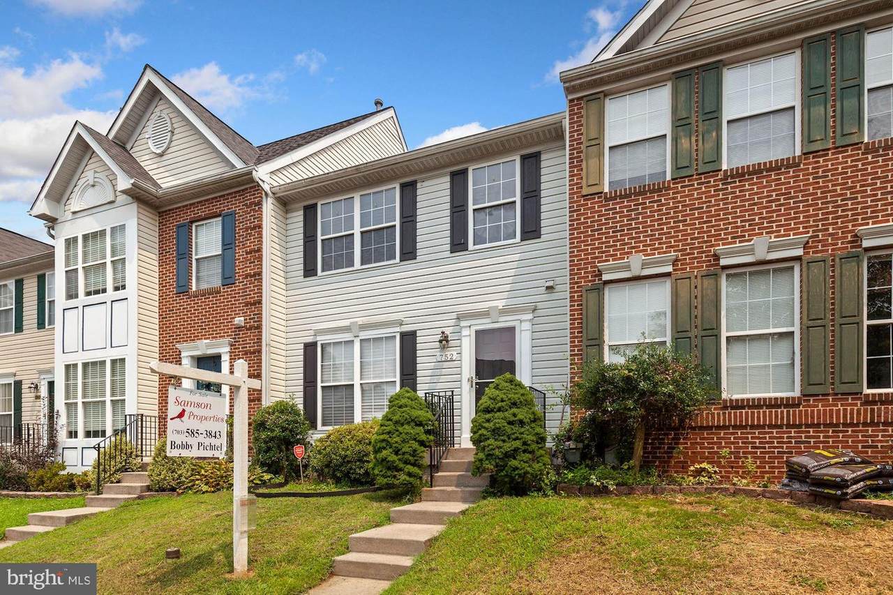 752 Shallow Ridge Court - Photo 1