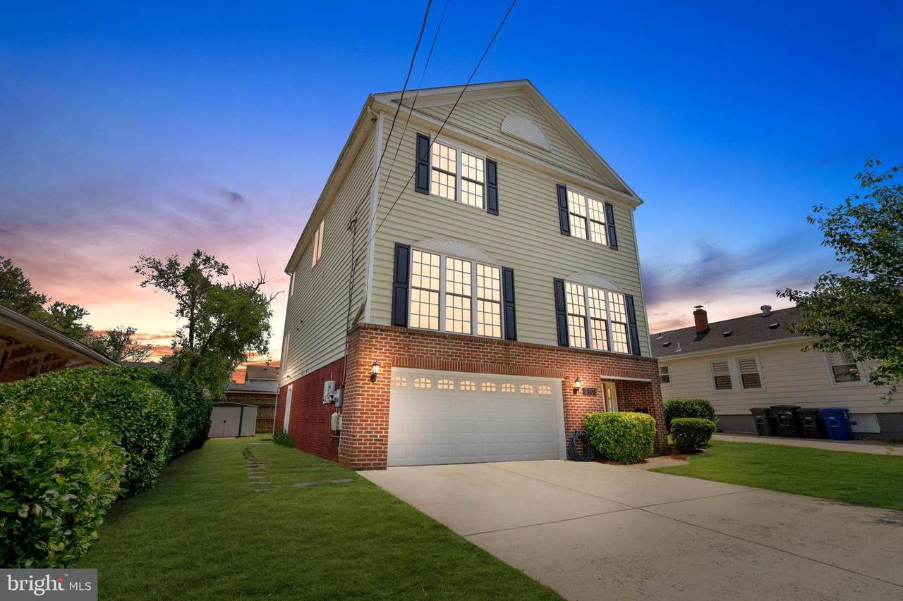 2708 1ST Street - Photo 1