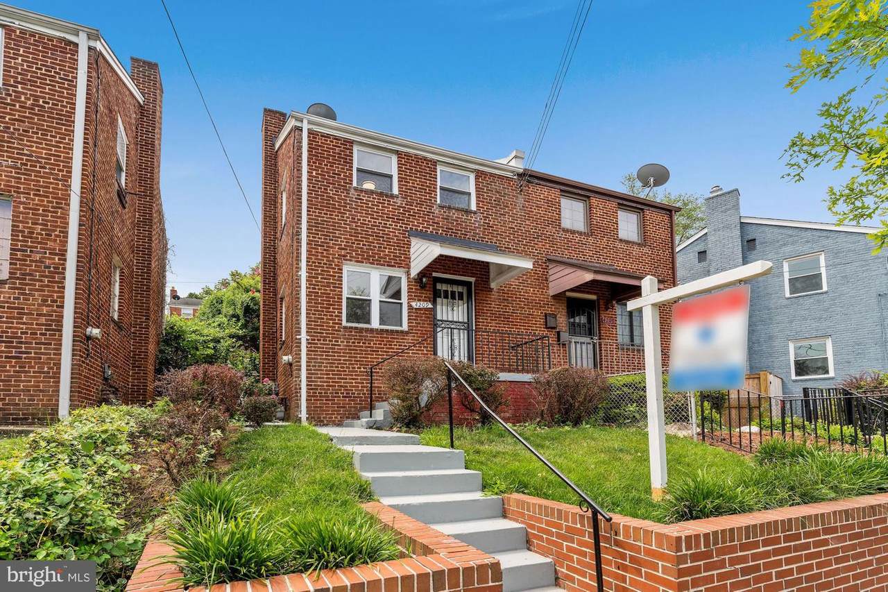 4209 H Street - Photo 1