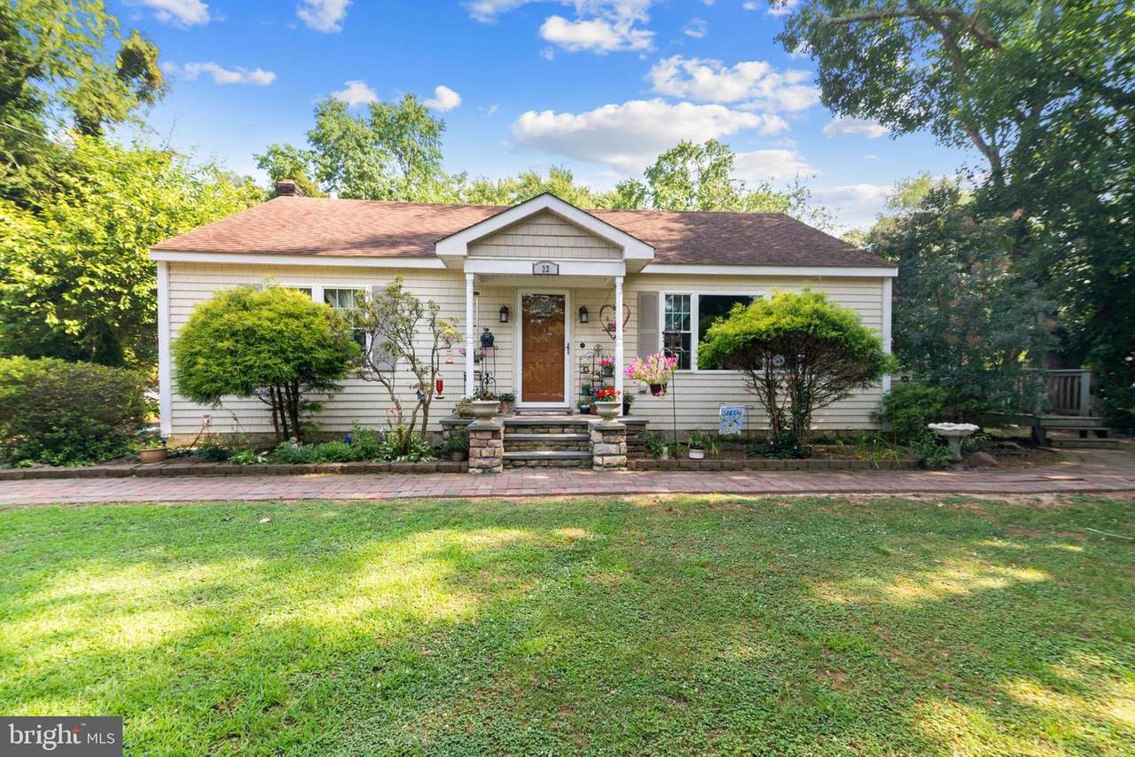 22 Woodlawn Avenue - Photo 1