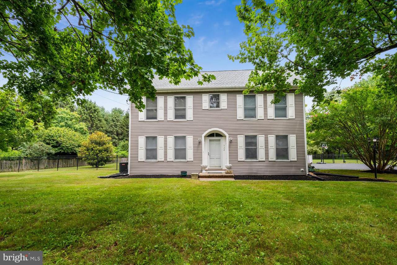 528 Village Rd W - Photo 1