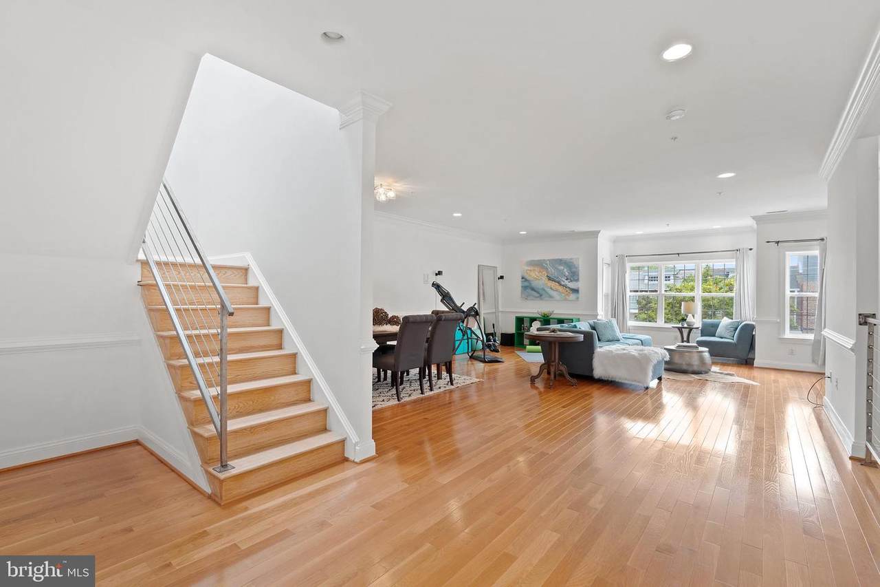 5522 9TH Street - Photo 1