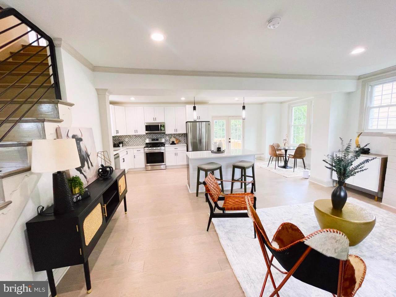 1126 Chaplin Street - Photo 1