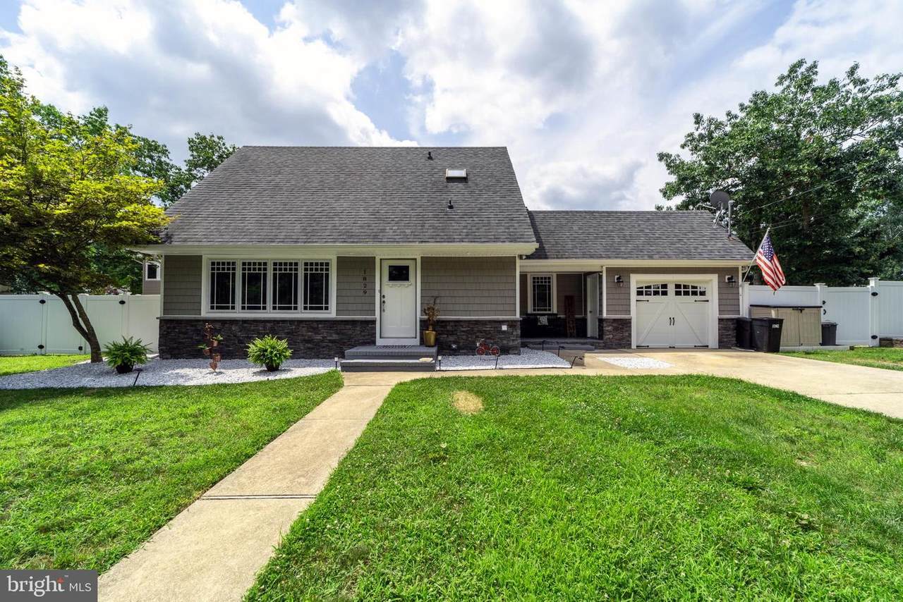 1829 Serpentine Drive - Photo 1