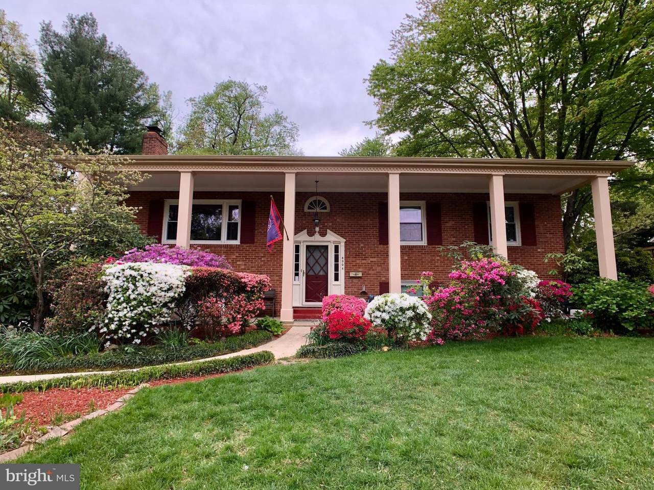 8904 Camden Street - Photo 1