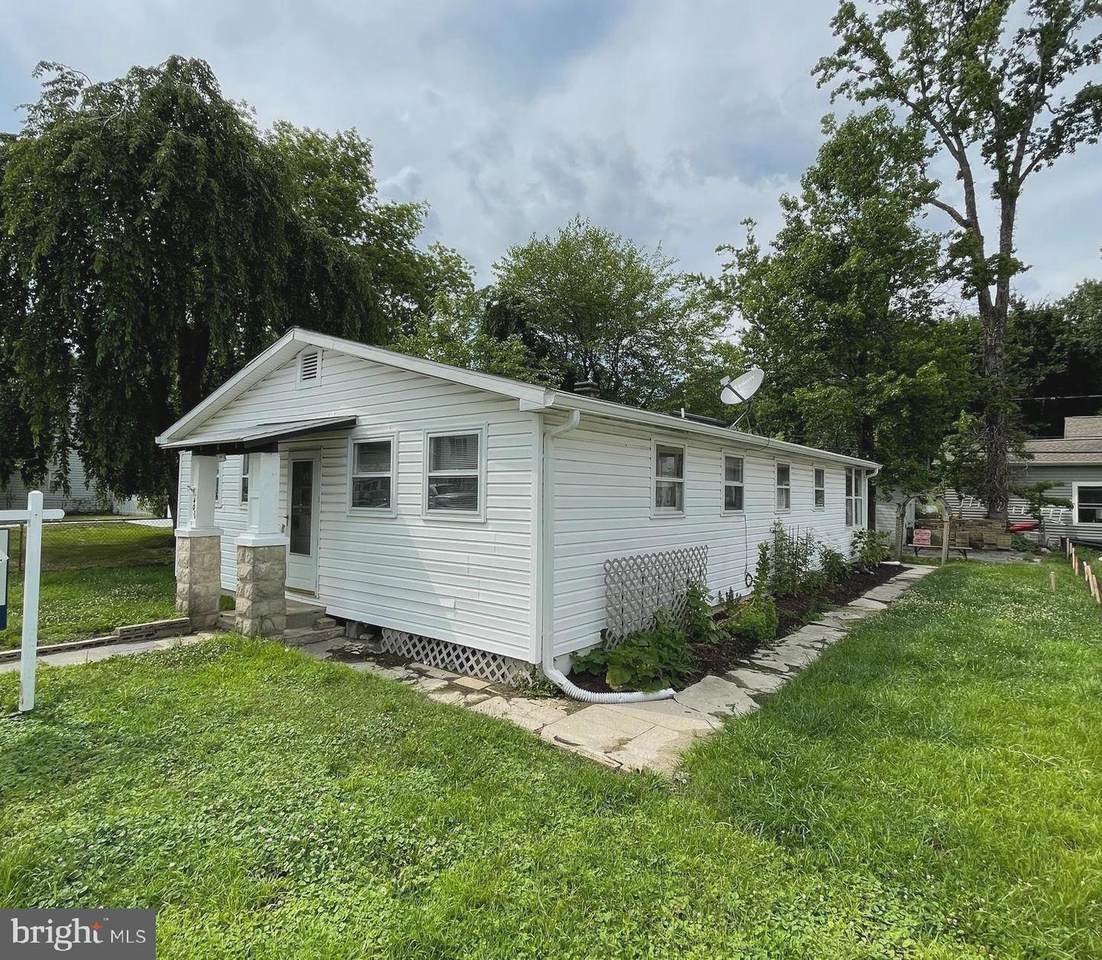 4014 7TH Street - Photo 1