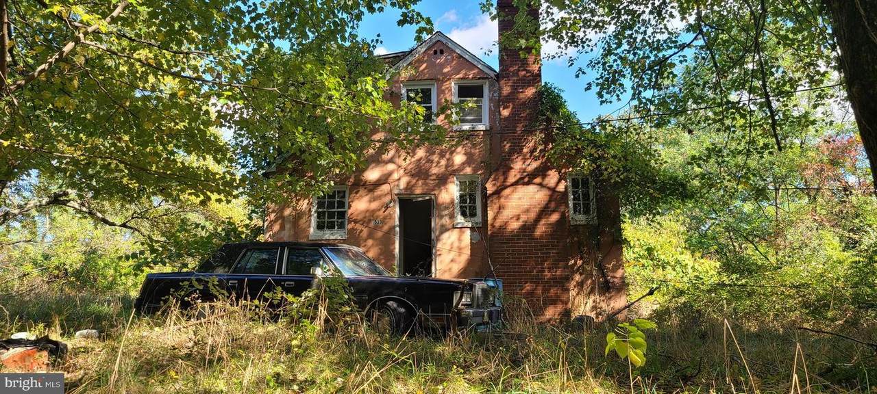 1533 Rollins Avenue - Photo 1