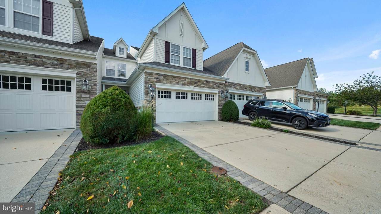 406 Granville Court - Photo 1