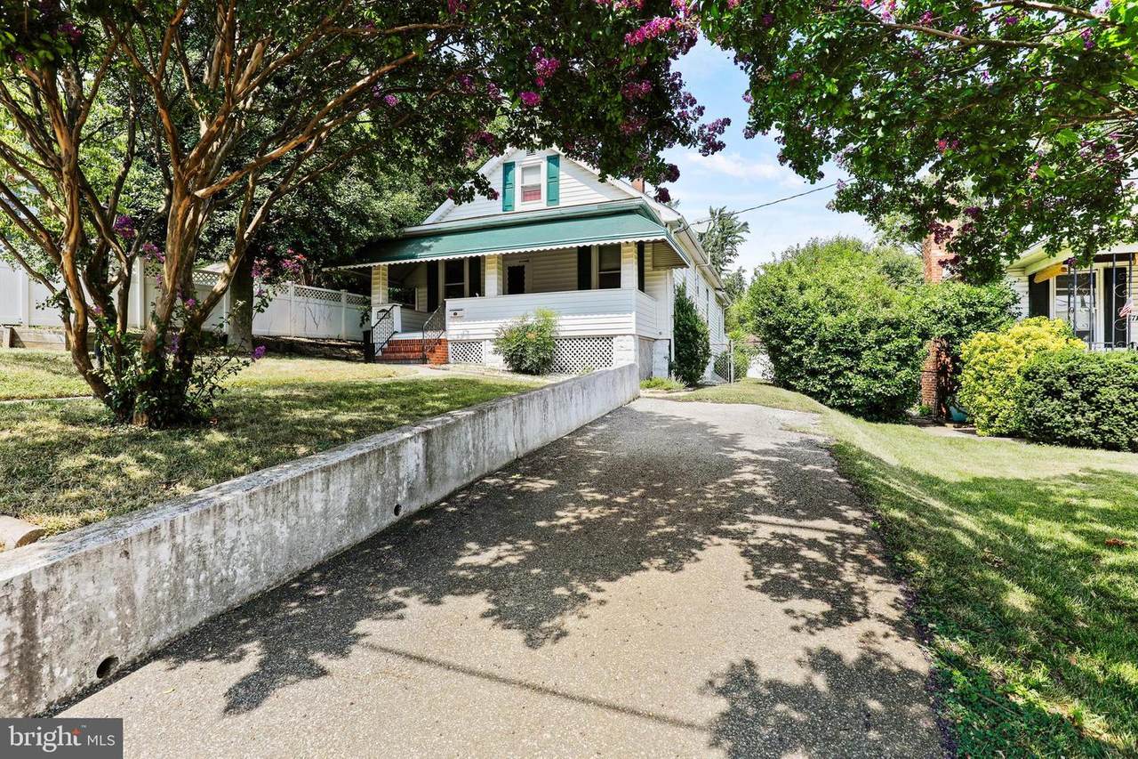 1717 Selma - Photo 1