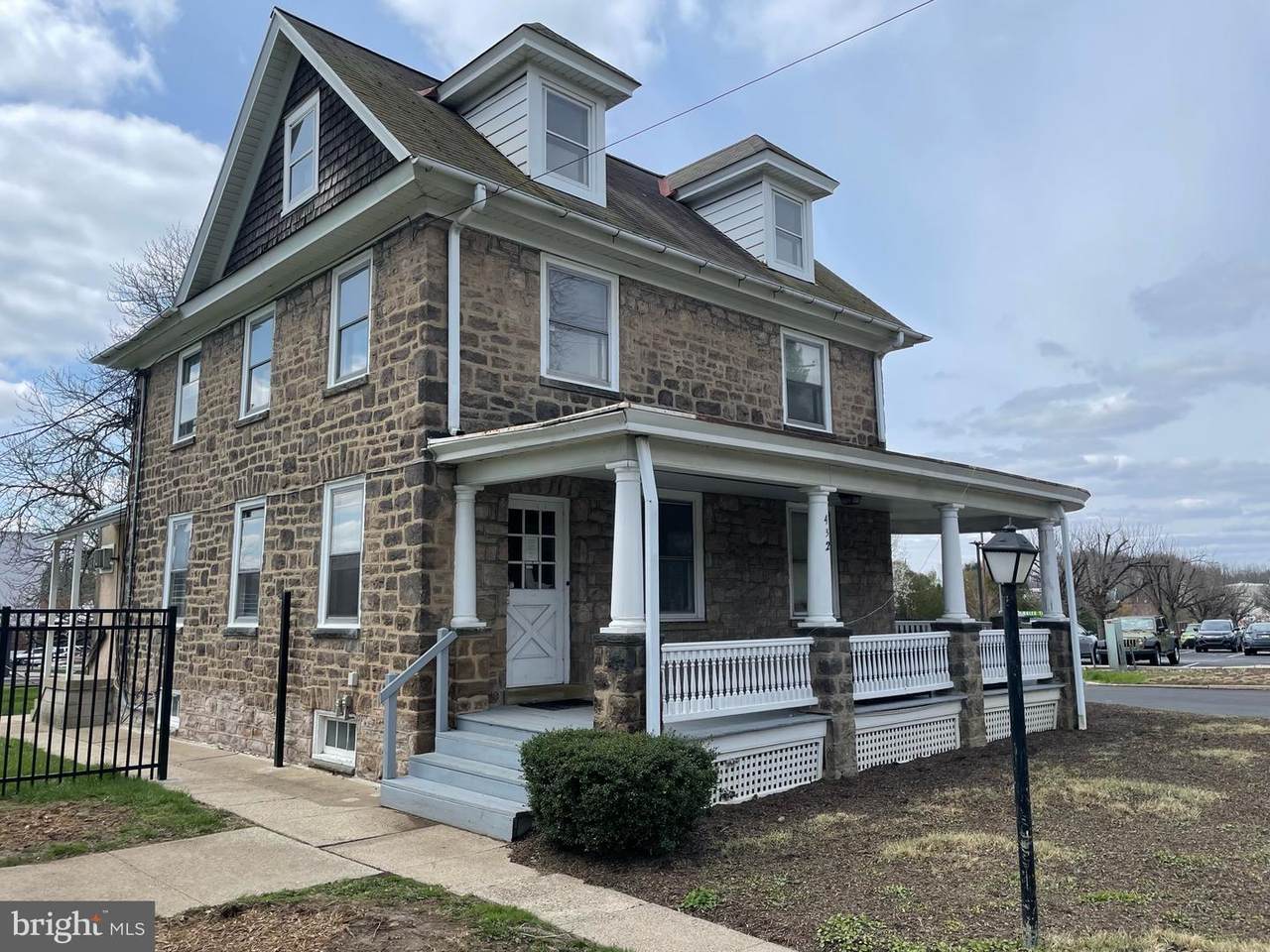 432 Spring Garden Street - Photo 1