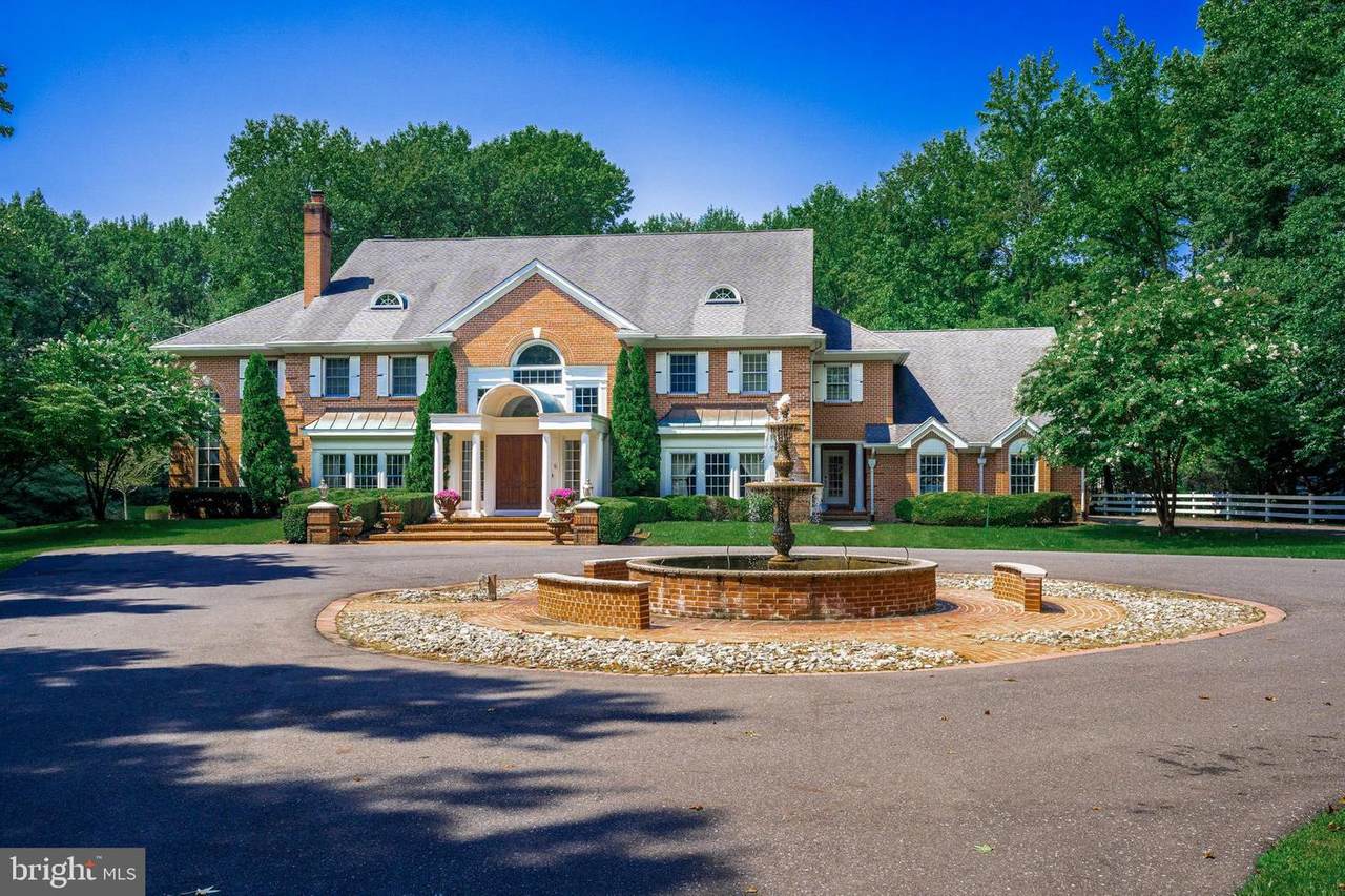 1 Cobblestone Court - Photo 1
