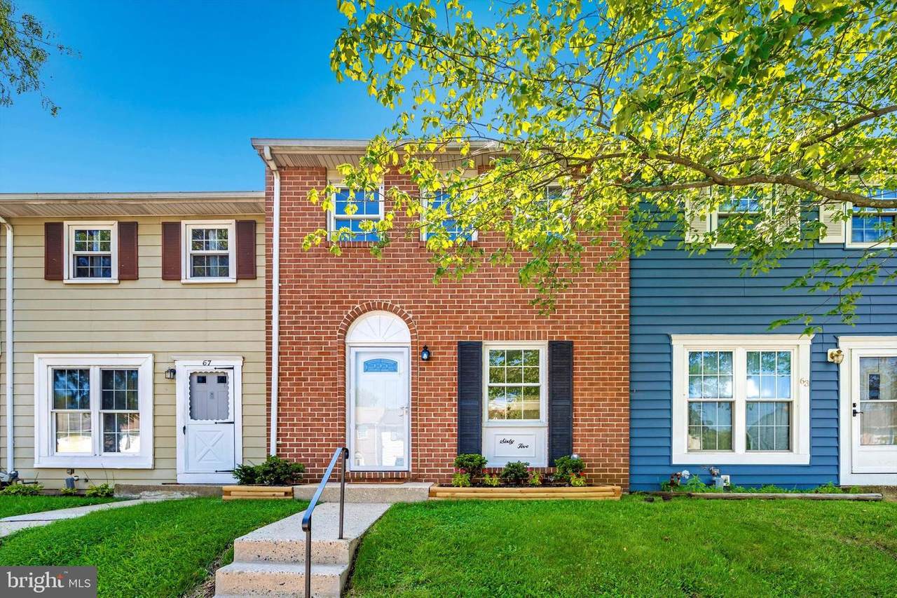 65 King Charles Circle - Photo 1