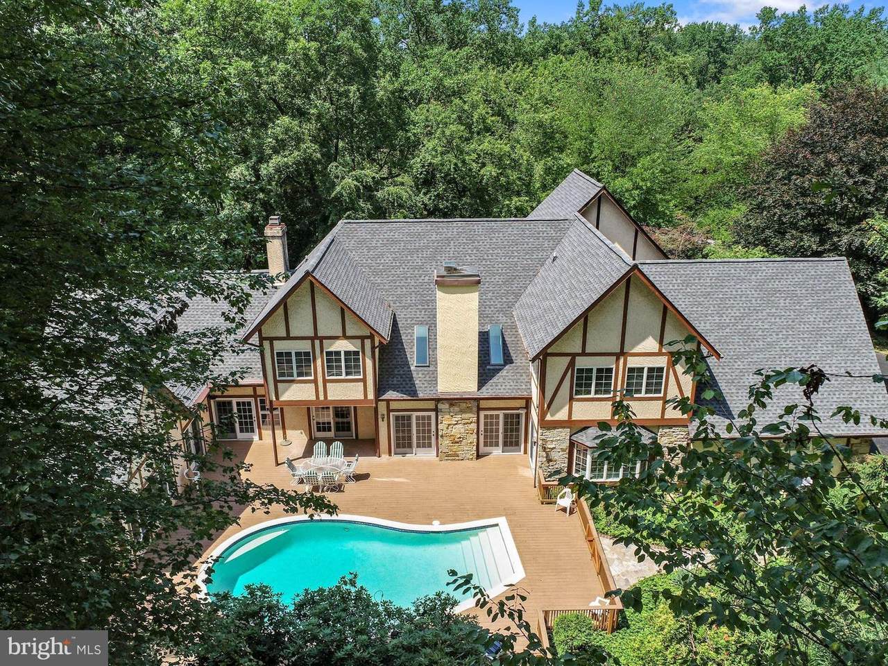 2 Roland Court - Photo 1
