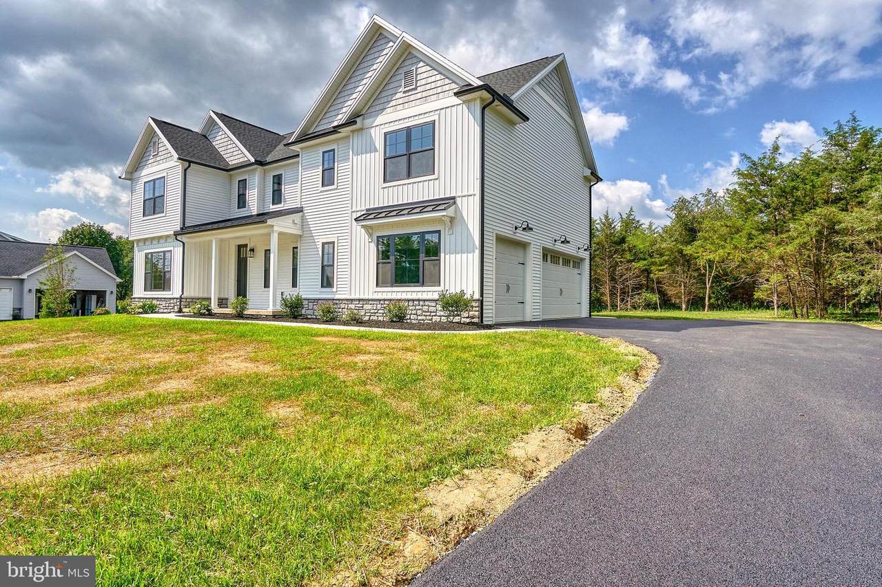 364 Middlesex - Photo 1