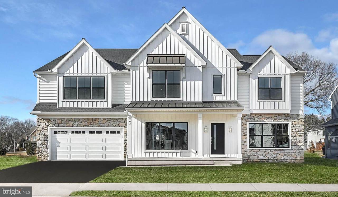 203 Wright Drive - Photo 1