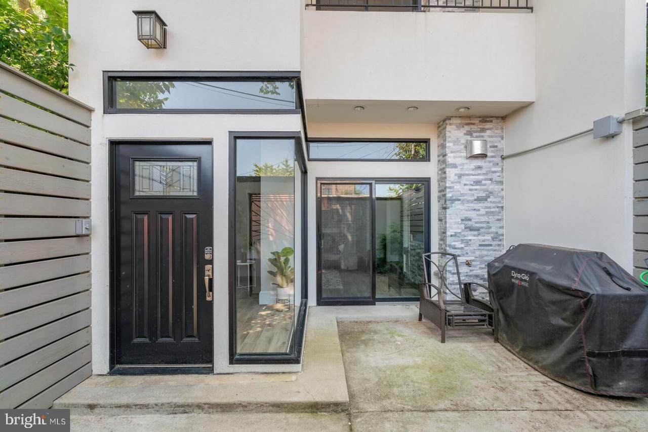 242 14TH Street - Photo 1