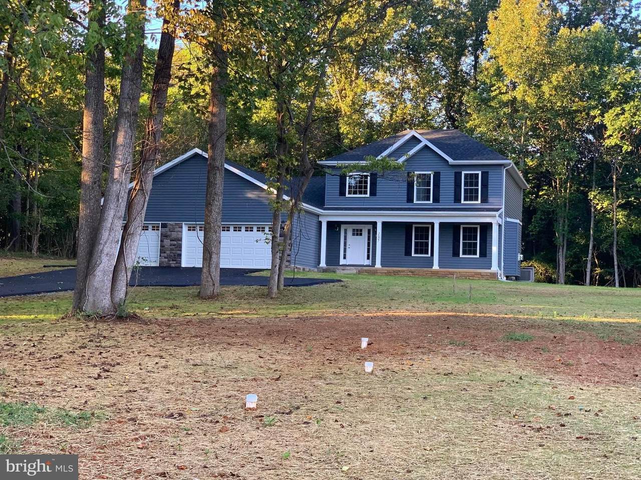 137 Empire Place - Photo 1