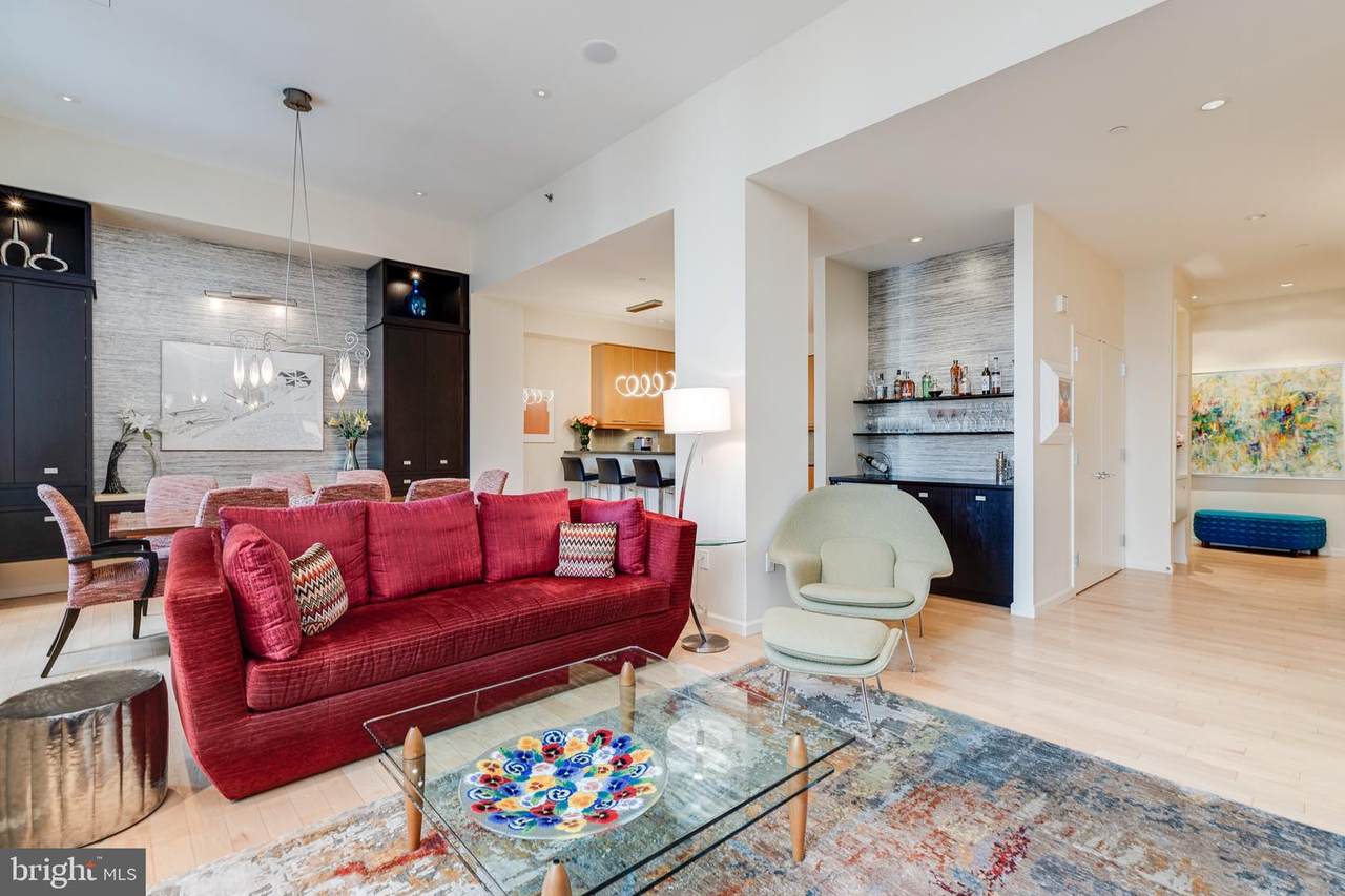 1425 Locust Street - Photo 1
