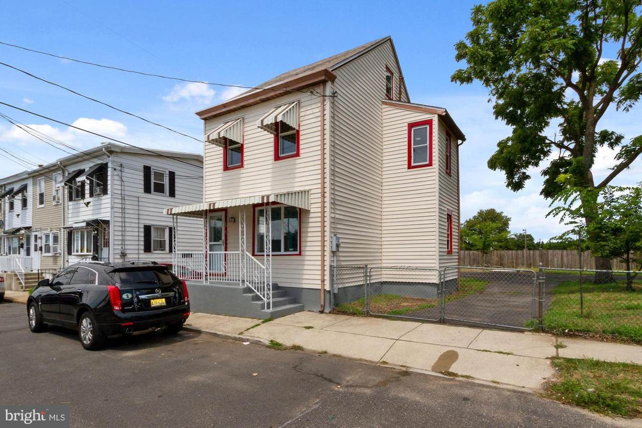 921 George Street - Photo 1