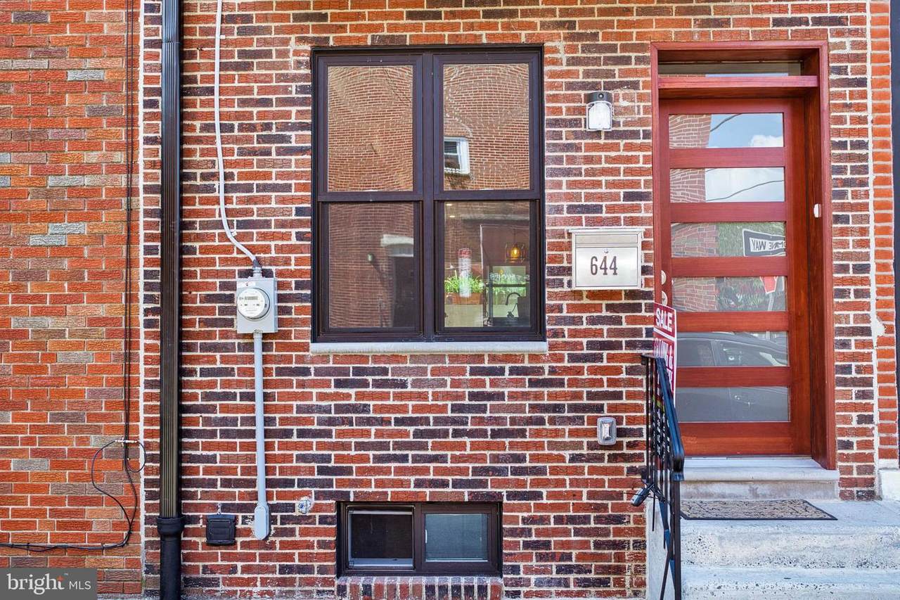 644 Carpenter Street - Photo 1