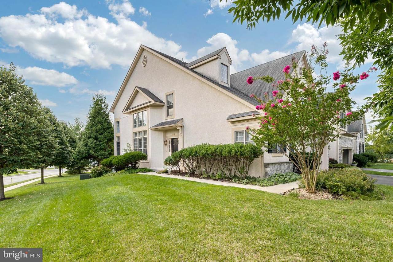 2404 Vincent Way - Photo 1