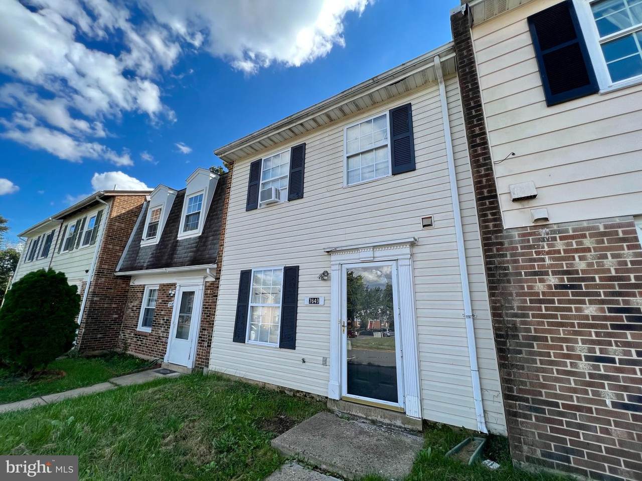 7649 Somerset Lane - Photo 1