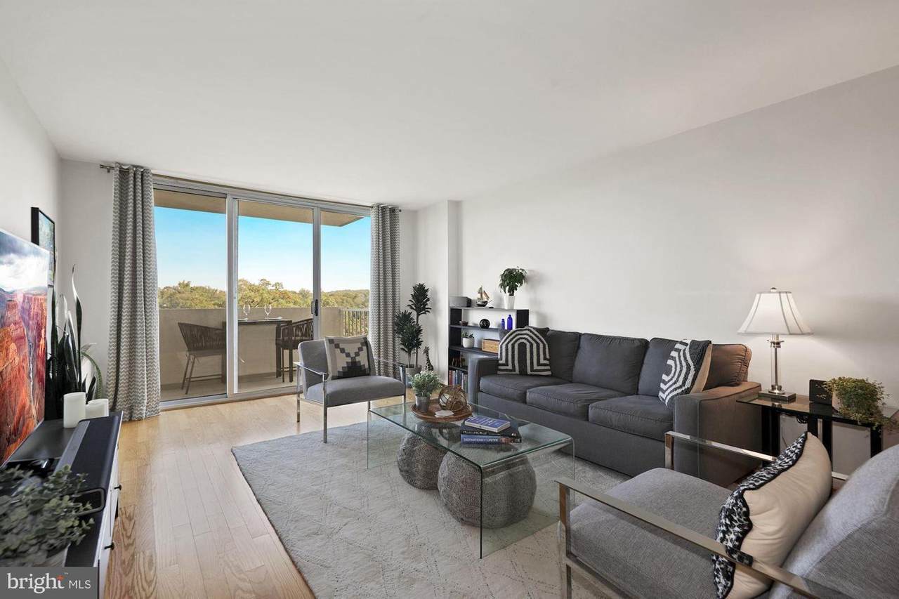 2939 Van Ness Street - Photo 1