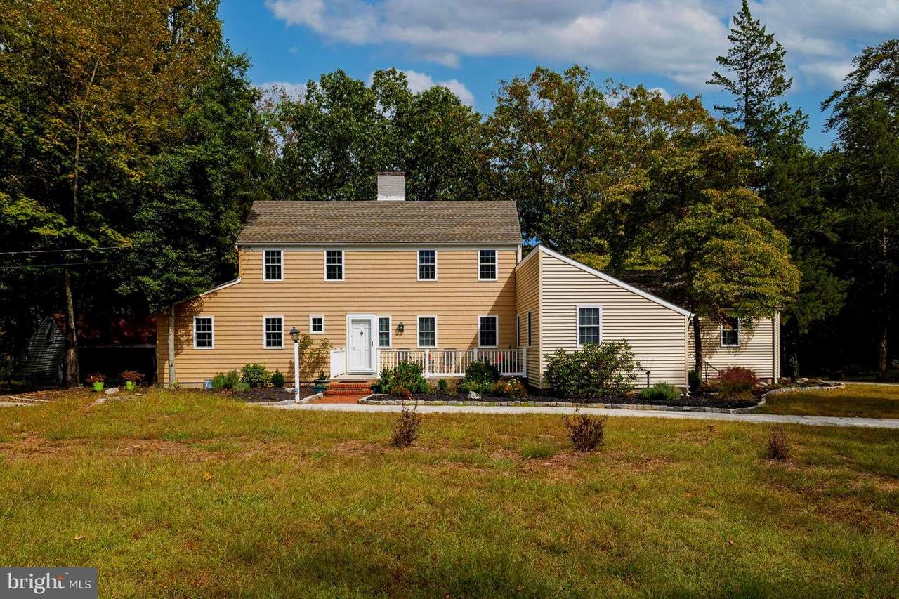 8 Hartford Road - Photo 1