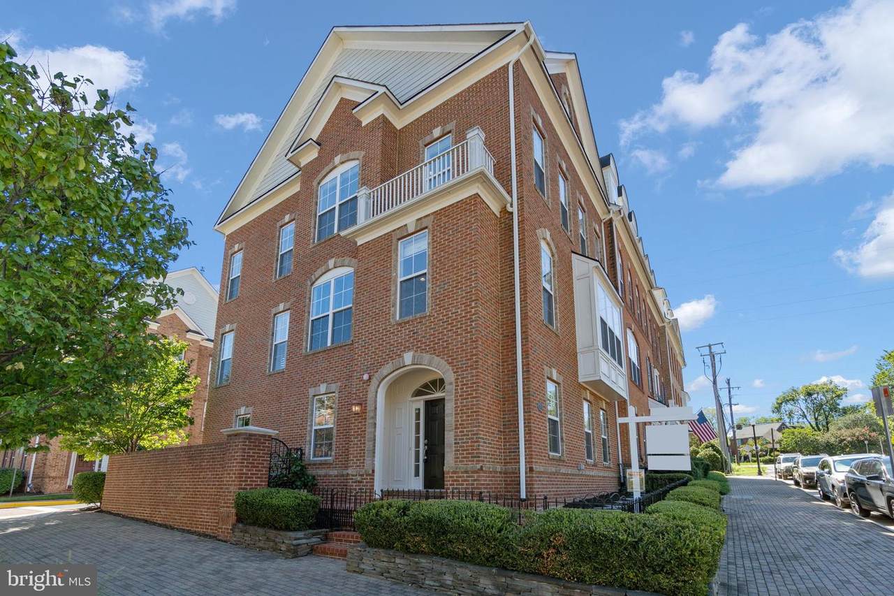 808 Grace Street - Photo 1