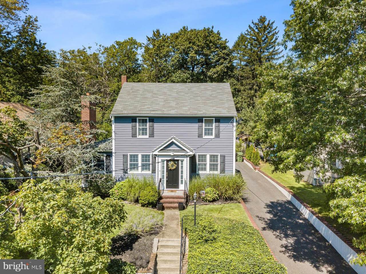 108 Colonial Avenue - Photo 1