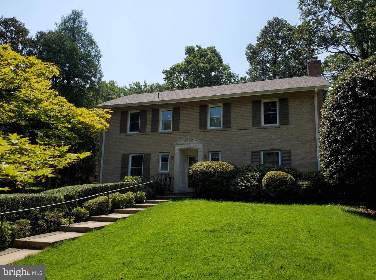 5908 Walhonding Road - Photo 1