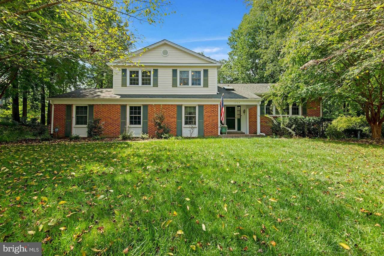 1704 Fox Run Court - Photo 1
