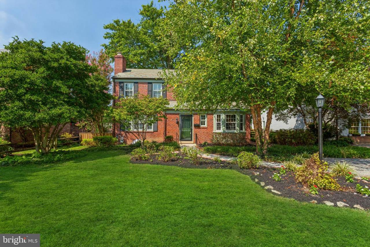 635 Charles Street Avenue - Photo 1